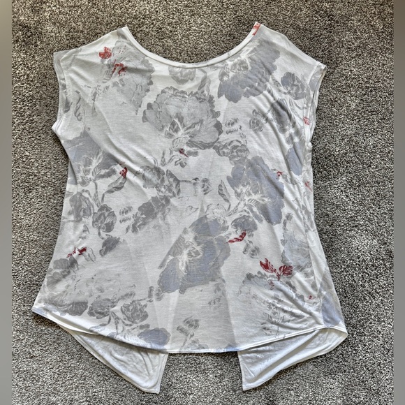 2/$15 ARITZIA WILFRED Anvers Split Back Floral Printed Oversized Shirt Flowy M - Picture 2 of 11